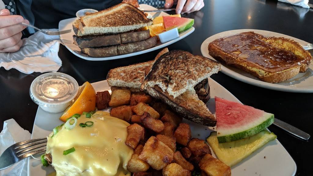 Voltigeurs | restaurant | 300 Boulevard Curé-Labelle, Sainte-Thérèse, QC J7E 2Y1, Canada | 4504358148 OR +1 450-435-8148