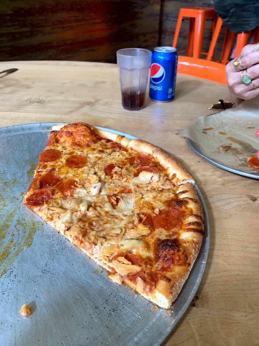 Vics Pizzeria Wildwood | restaurant | 2822 Capitol Blvd SE, Olympia, WA 98501, USA | 3606881234 OR +1 360-688-1234