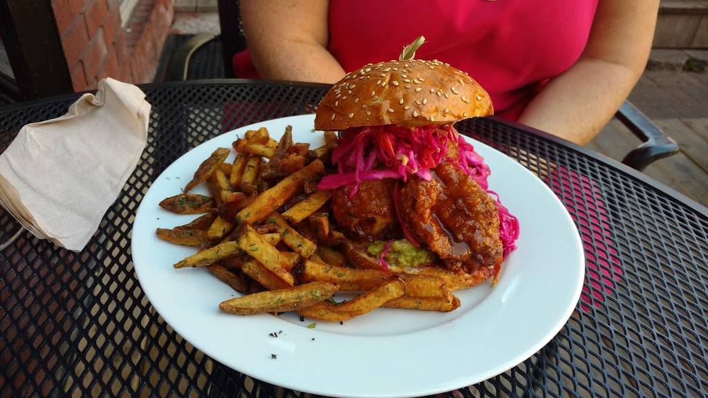 Clandestin,Cuisine Créative | restaurant | 45 Rue Laval, Gatineau, QC J8X 3G8, Canada | 8199219727 OR +1 819-921-9727