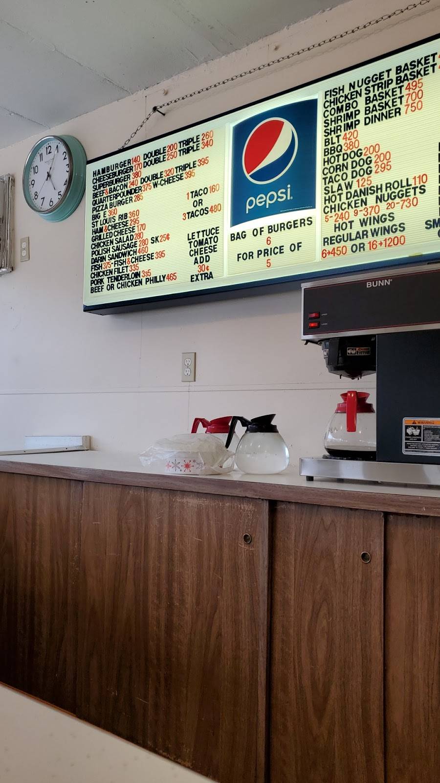 Park-N-Eat | restaurant | 201 Dearborn St, Hillsboro, IL 62049, USA | 2175325321 OR +1 217-532-5321