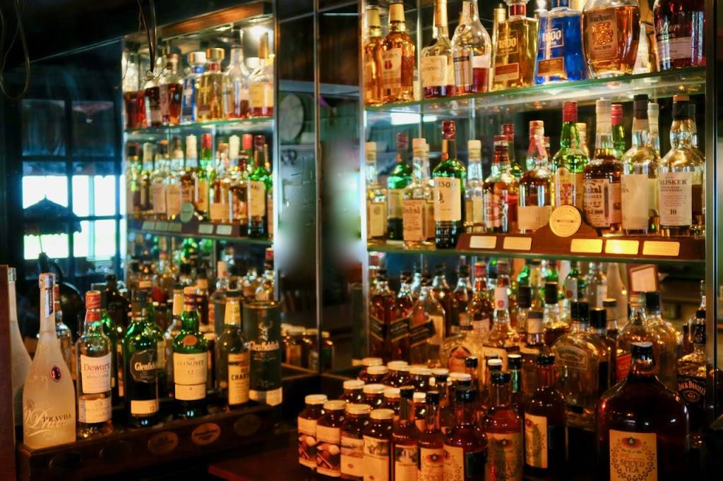 Blue Nile | restaurant | 545 W Nine Mile Rd, Ferndale, MI 48220, USA | 2485476699 OR +1 248-547-6699