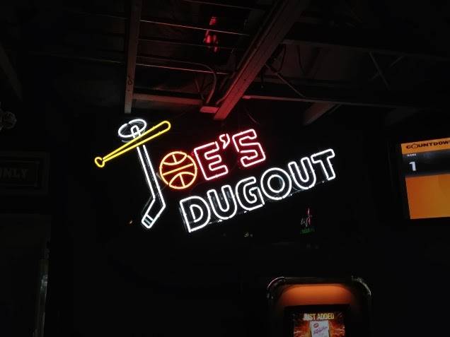Joes Dugout | restaurant | 1630 Essington Rd, Joliet, IL 60435, USA | 8152542500 OR +1 815-254-2500