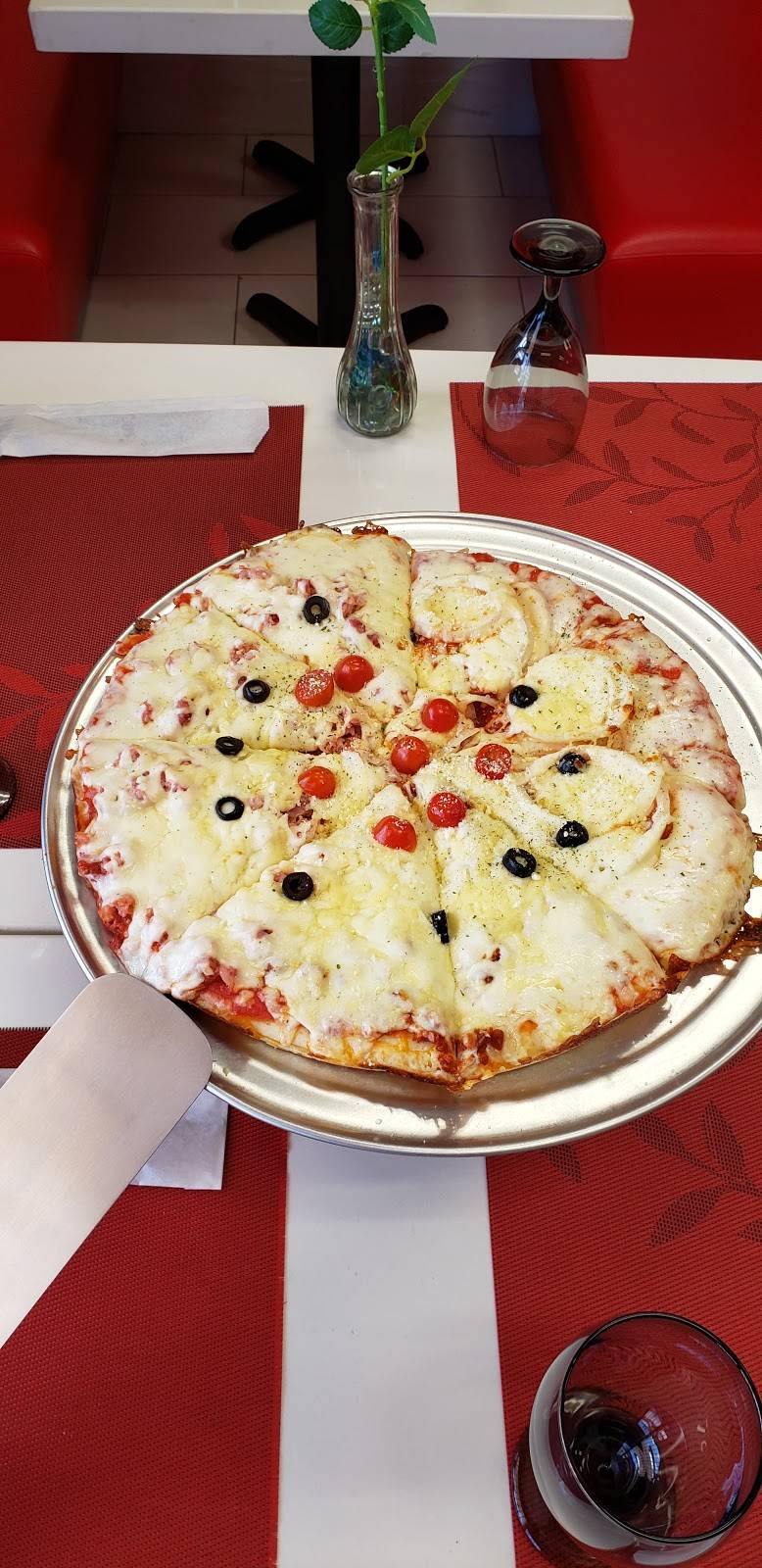 EL Pellizco Pizzeria | restaurant | 5659 NW 195th Dr, Carol City, FL 33055, USA | 7866612913 OR +1 786-661-2913