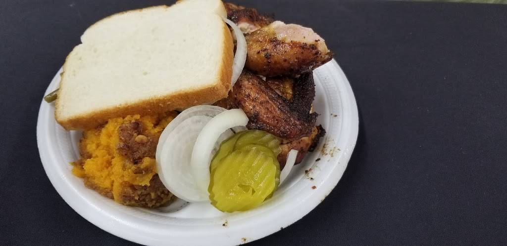 The Big Bib BBQ | restaurant | 104 Lanark Dr, San Antonio, TX 78218, USA | 2106548400 OR +1 210-654-8400