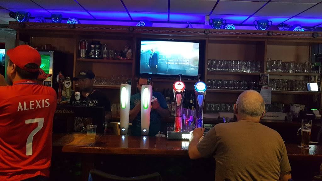 Brasserie Au Coin Du Metro | restaurant | 10719 Rue Lajeunesse, Montréal, QC H3L 2E7, Canada | 5143894929 OR +1 514-389-4929