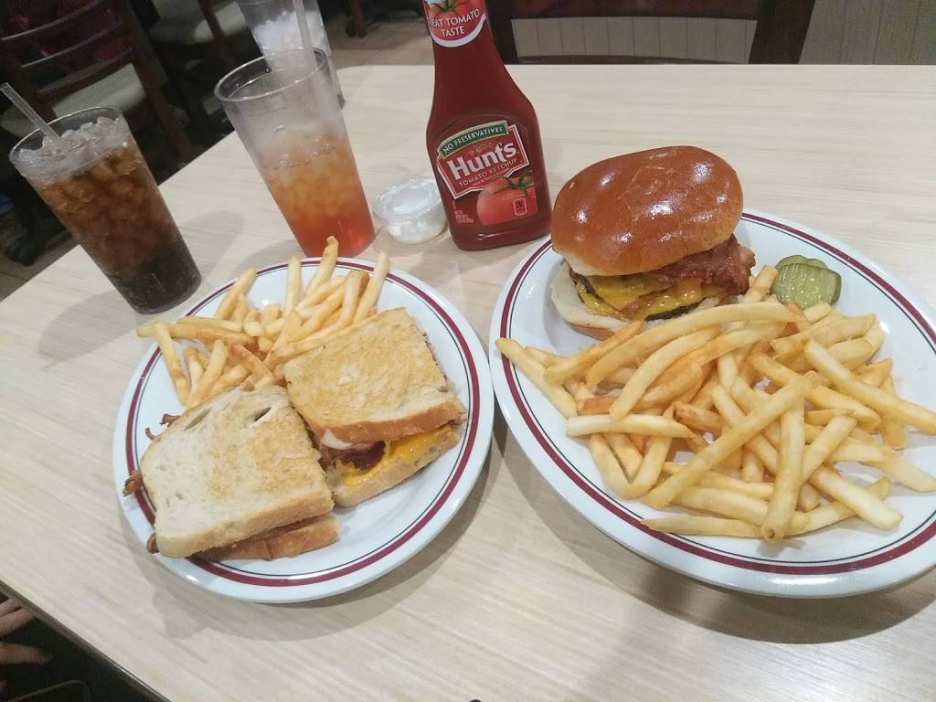 Huddle House | restaurant | 1155 E Church St, Livingston, TX 77351, USA | 9363275344 OR +1 936-327-5344