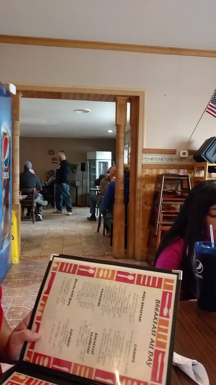 Claras North 65 Cafe | restaurant | 22938 US-65, Sedalia, MO 65301, USA | 6608293322 OR +1 660-829-3322