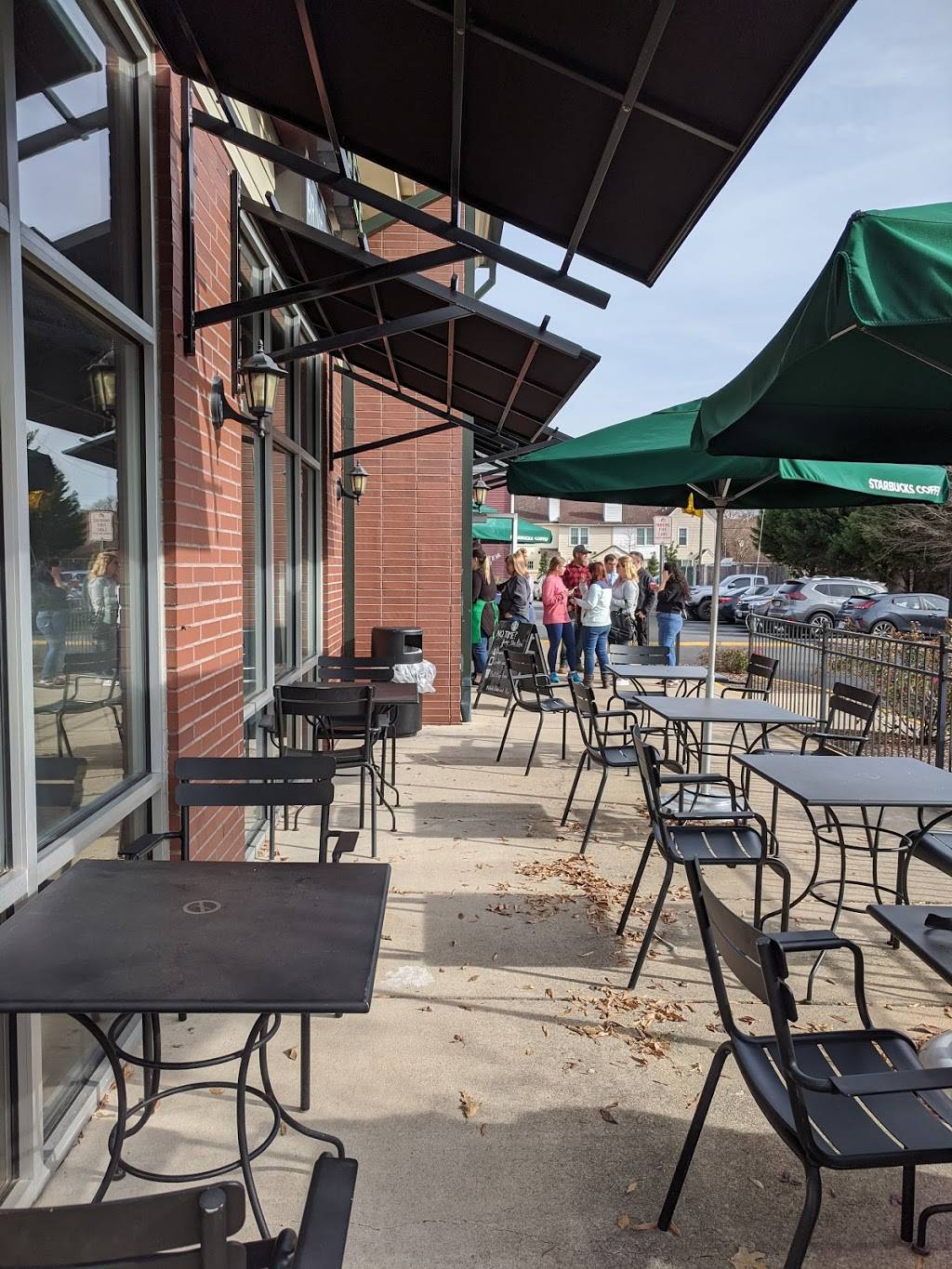 Starbucks | cafe | 361 Effingham St, Portsmouth, VA 23704, USA | 7573910322 OR +1 757-391-0322