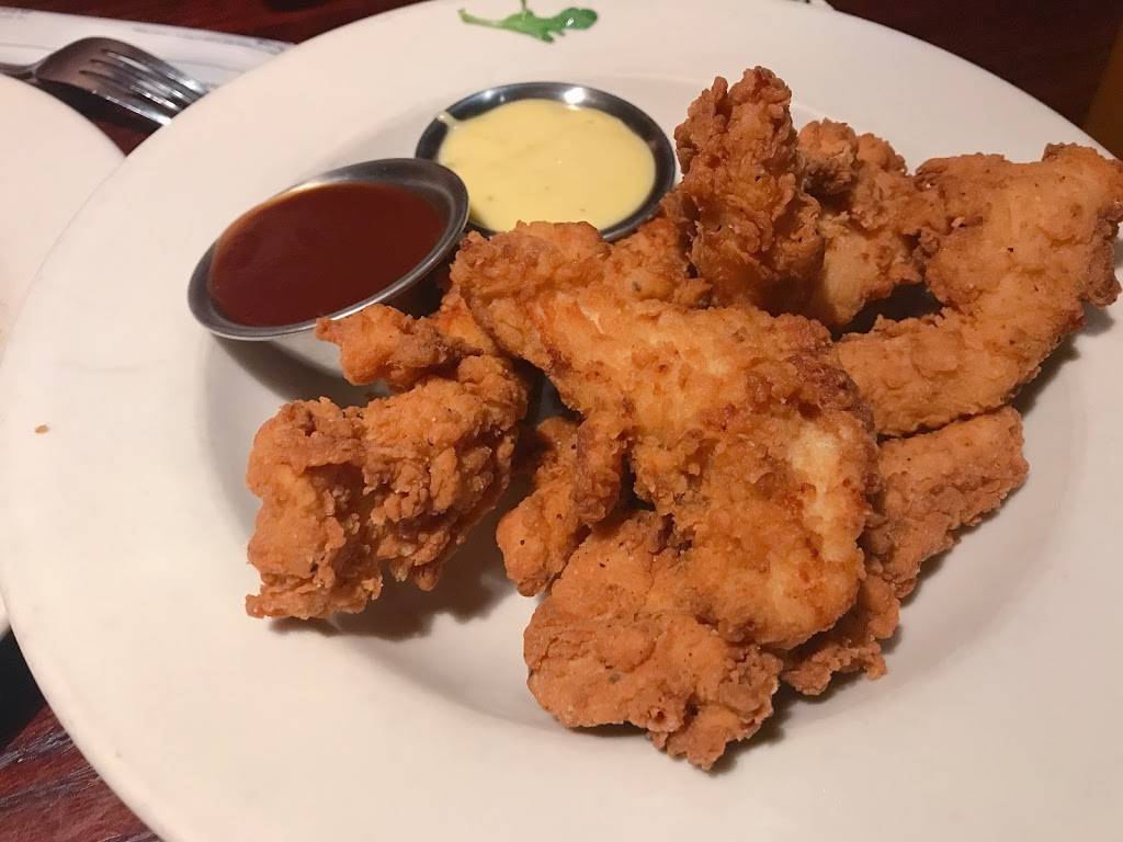 Houlihans | restaurant | 2136 NJ-35, Holmdel, NJ 07733, USA | 7326716633 OR +1 732-671-6633