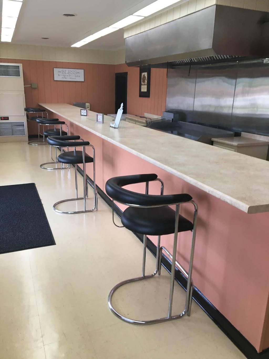 Q & Js BBQ Rib House | restaurant | 3346 US-301, Hamer, SC 29547, USA | 8436273306 OR +1 843-627-3306