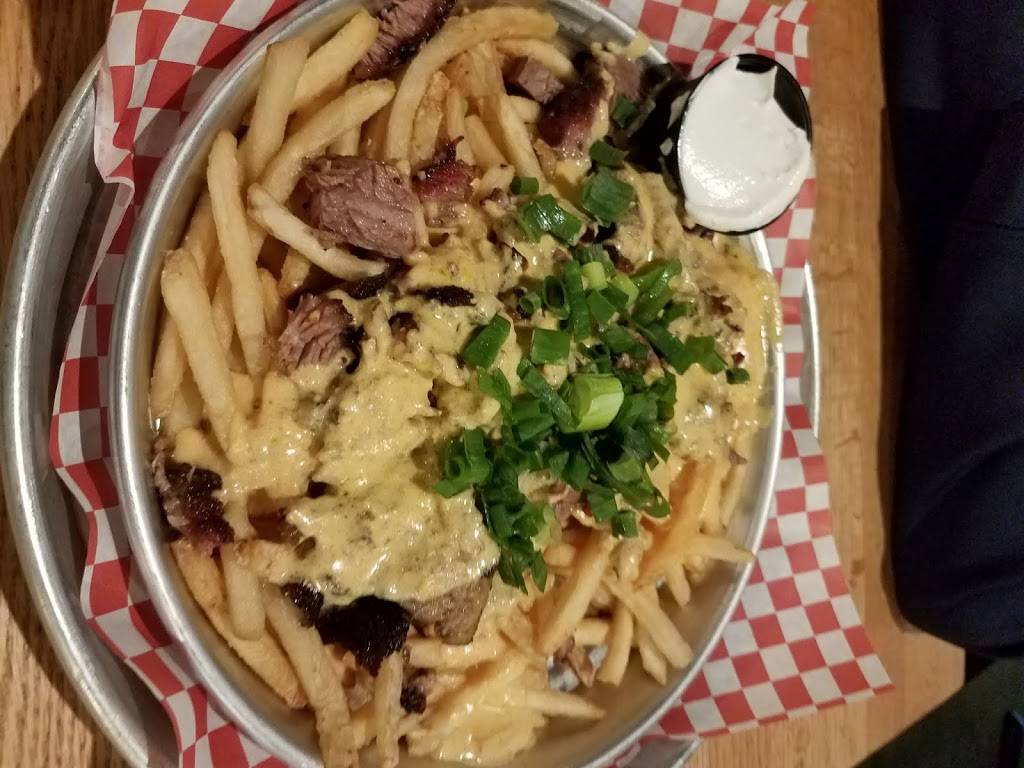 Red Smoke Barbecue | restaurant | 573 Monroe St, Detroit, MI 48226, USA | 3139622100 OR +1 313-962-2100