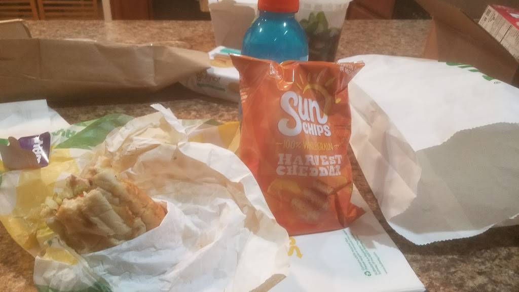 Subway | restaurant | 3004 Calumet Ave, Valparaiso, IN 46383, USA | 2194629666 OR +1 219-462-9666