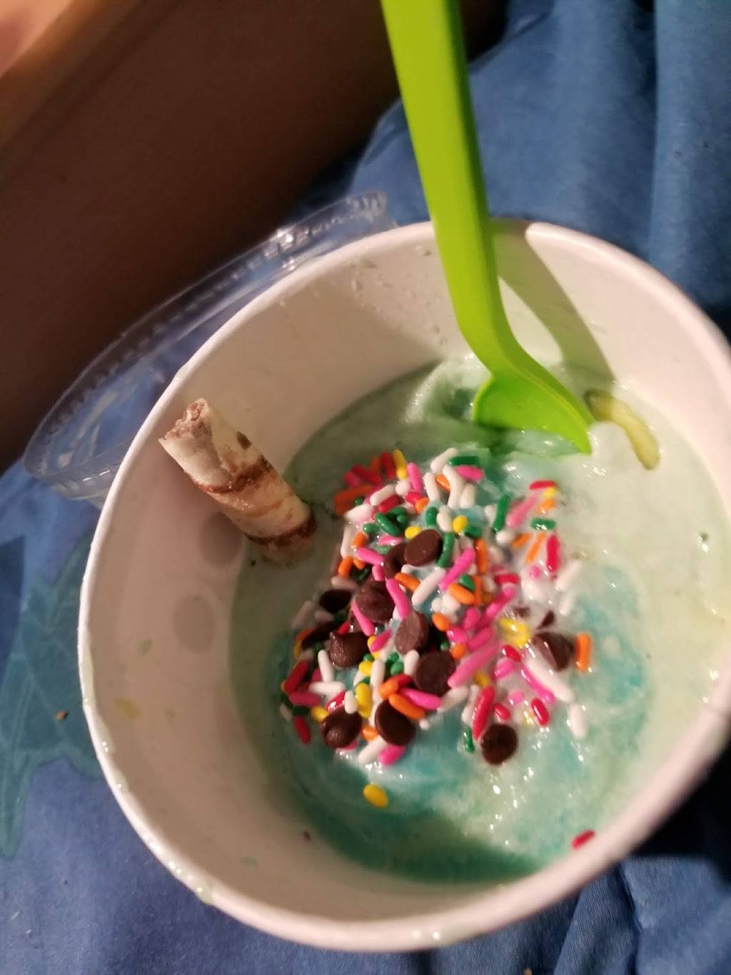 Bojangles Famous Chicken n Biscuits | restaurant | 2912 Godwin Blvd, Suffolk, VA 23434, USA | 7578090598 OR +1 757-809-0598