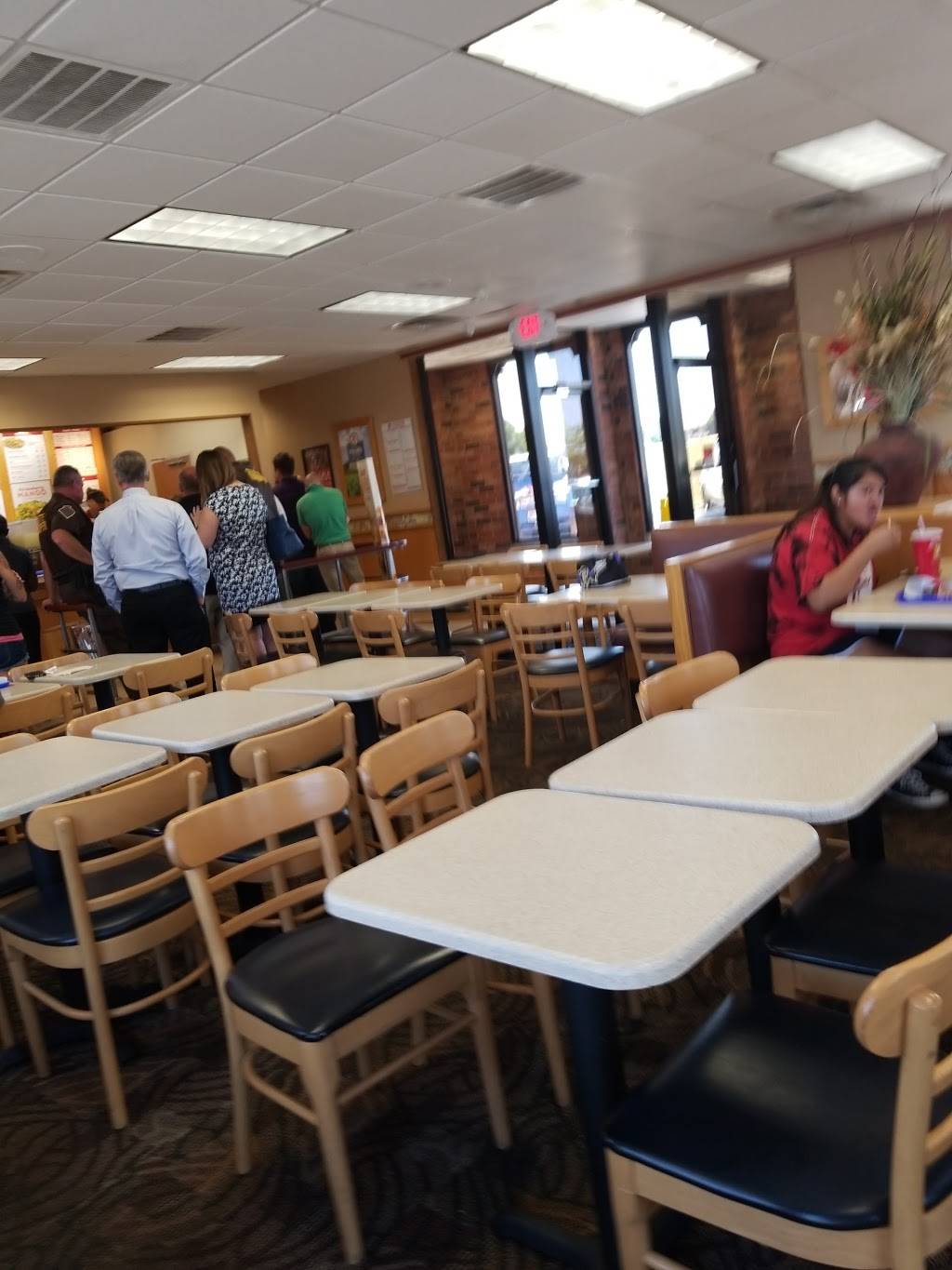 Wendys | restaurant | 3834 N Lincoln Blvd, Oklahoma City, OK 73105, USA | 4055253183 OR +1 405-525-3183