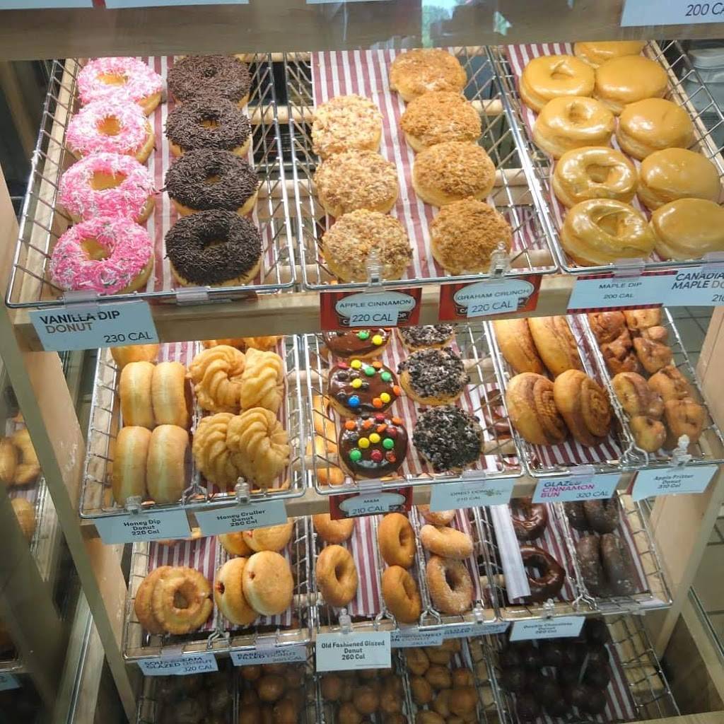 Tim Hortons | restaurant | 2 Old Country Rd, Westbury, NY 11590, USA | 5168328181 OR +1 516-832-8181