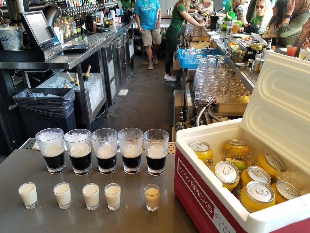 Mavericks Beach Club | restaurant | 860 Garnet Ave, San Diego, CA 92109, USA | 8589990348 OR +1 858-999-0348