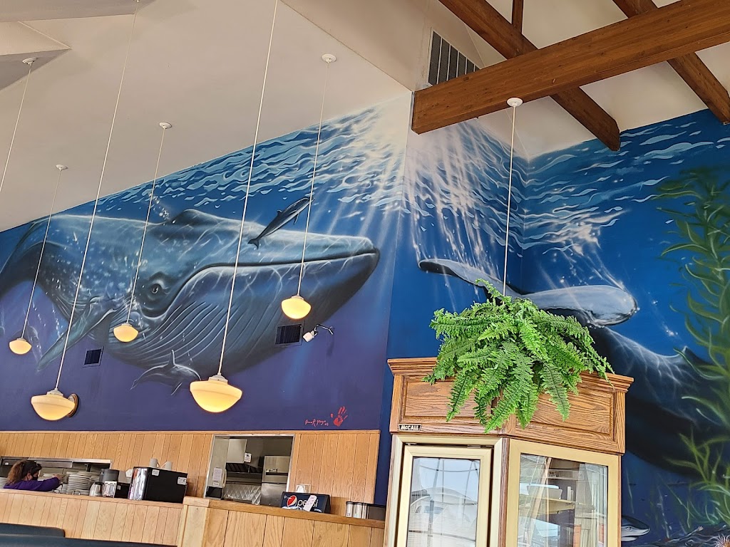 LeRoys Blue Whale | restaurant | 580 Hwy 101 N, Yachats, OR 97498, USA | 5415473399 OR +1 541-547-3399