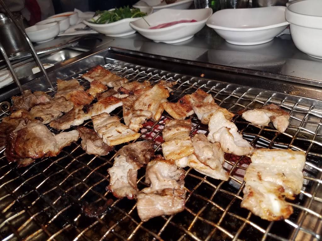 moon bbq | restaurant | 16334 S Western Ave, Gardena, CA 90247, USA | 3103273355 OR +1 310-327-3355