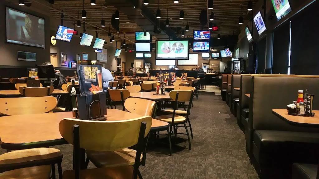 Buffalo Wild Wings | restaurant | 6801 Dixie Hwy, Louisville, KY 40258, USA | 5029351997 OR +1 502-935-1997