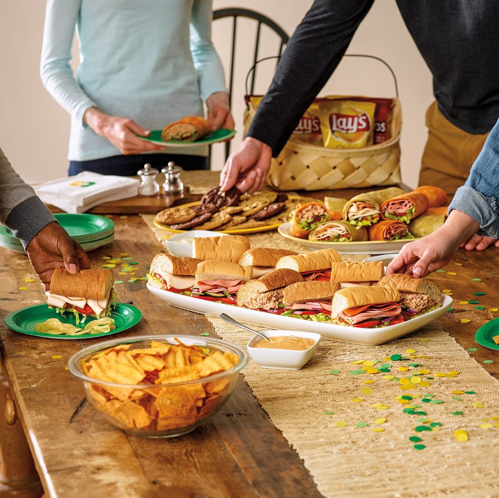 Subway | restaurant | 411 N, State Hwy 77, Dell Rapids, SD 57022, USA | 6054286075 OR +1 605-428-6075