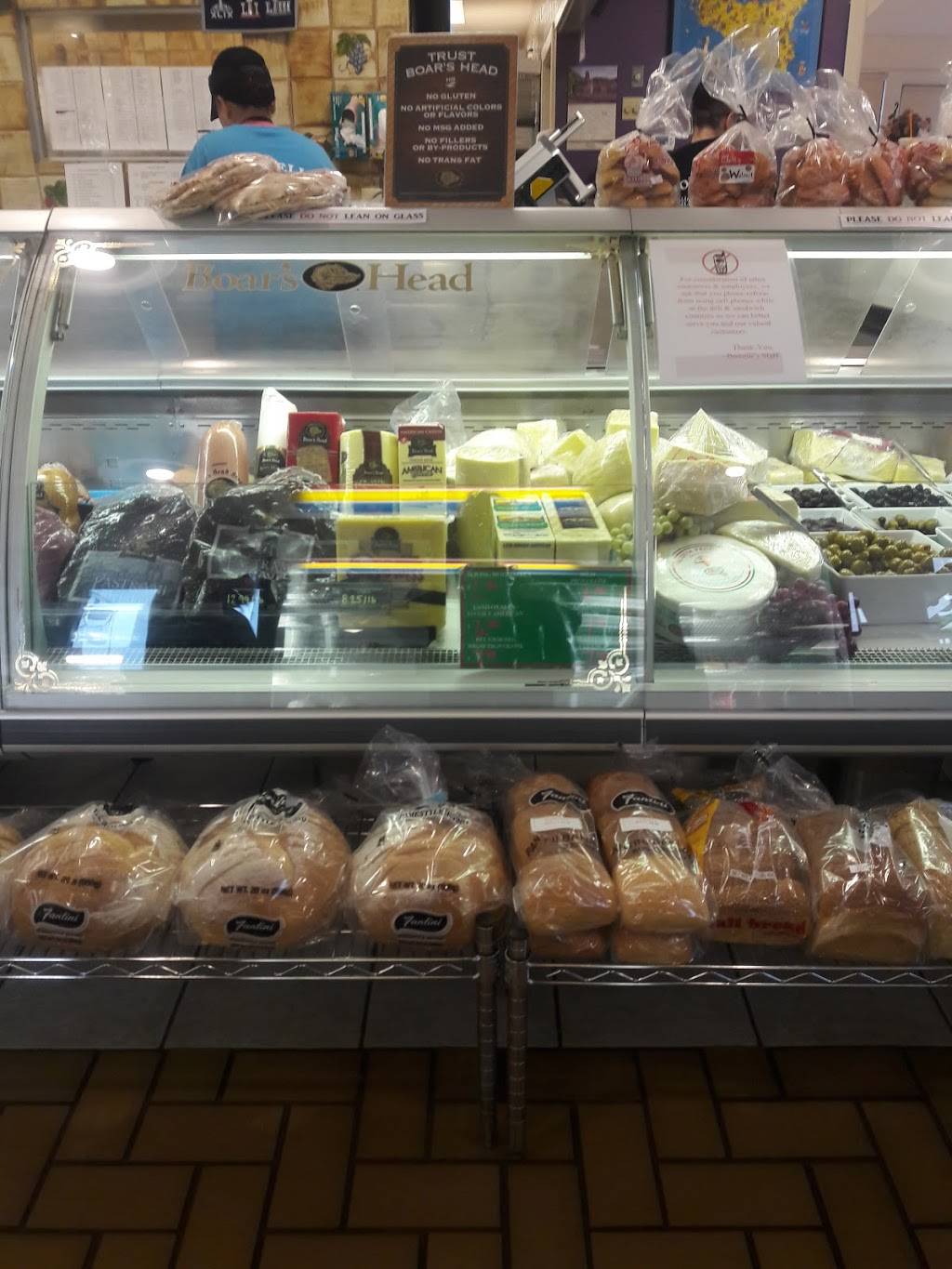 Borrellis Italian Deli | restaurant | 322 Merrimack St, Methuen, MA 01844, USA | 9786872306 OR +1 978-687-2306