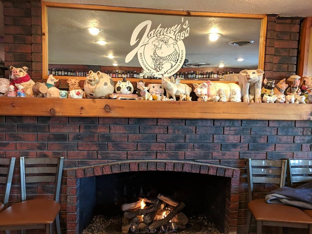 Johnnys BBQ Olathe | restaurant | 1375 W Highway 56, Olathe, KS 66061, USA | 9137680777 OR +1 913-768-0777