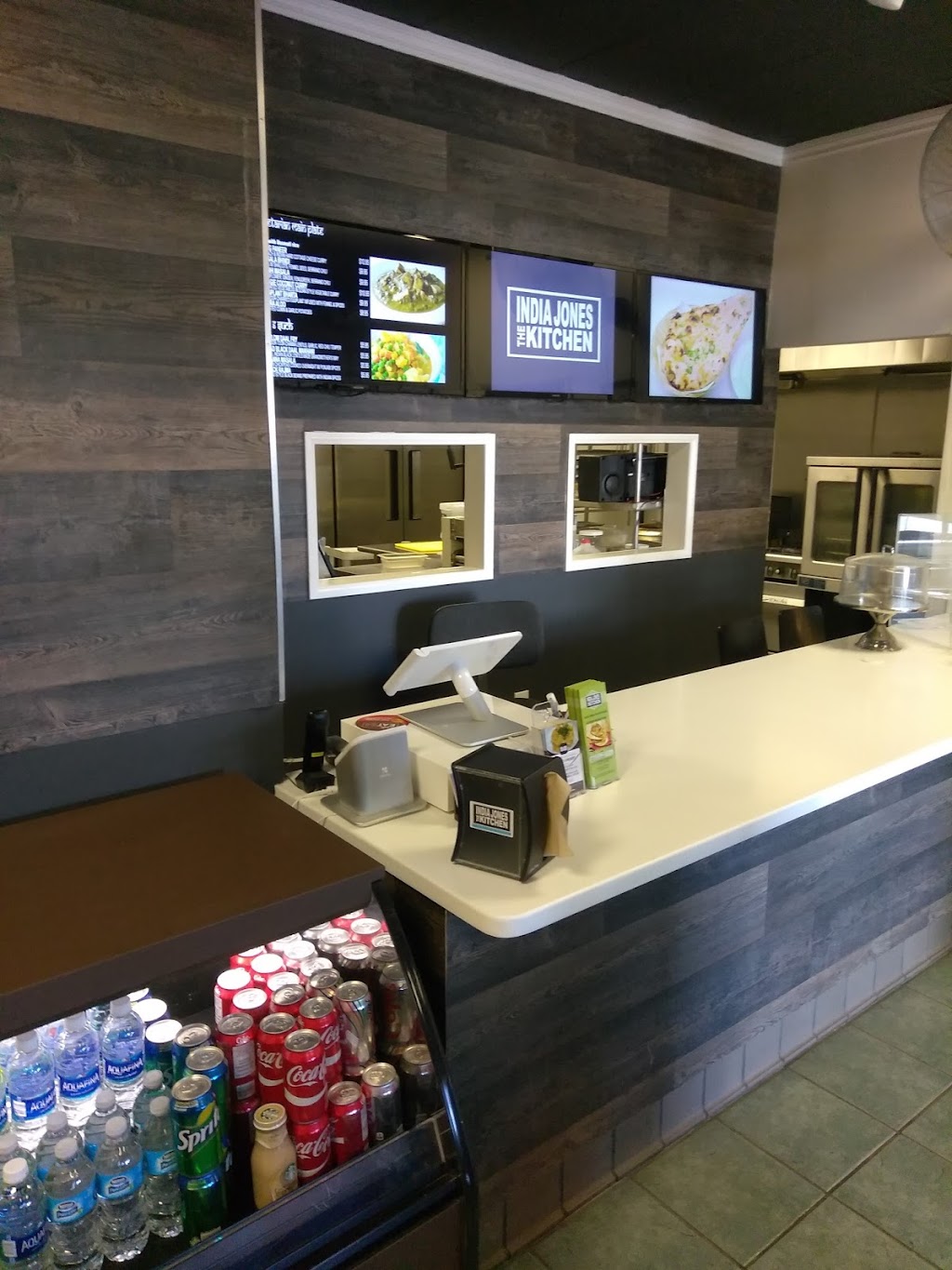 Mr Jones Red Chicken + Burgers | restaurant | 3670 Broadway Pl, Los Angeles, CA 90007, USA | 3236769260 OR +1 323-676-9260