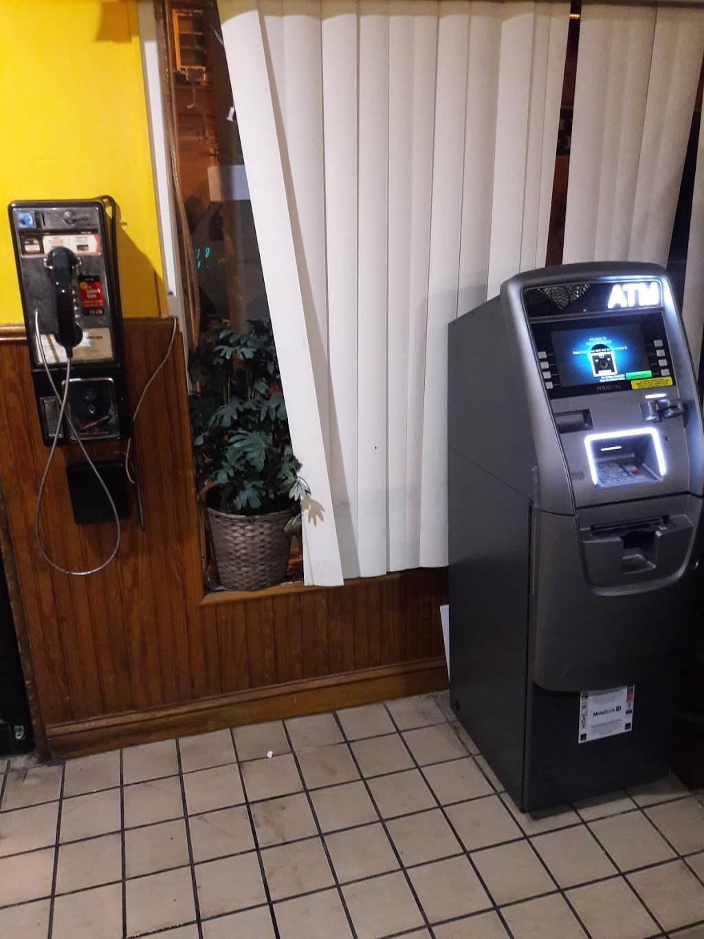 Carolyns Soul Food | restaurant | 76 Orient Ave, Jersey City, NJ 07305, USA | 2013330034 OR +1 201-333-0034