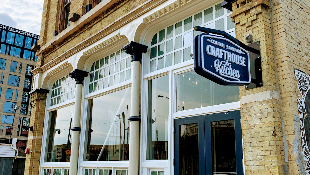 Central Standard Craft Distillery Crafthouse & Kitchen | restaurant | 320 E Clybourn St, Milwaukee, WI 53202, USA | 4144558870 OR +1 414-455-8870