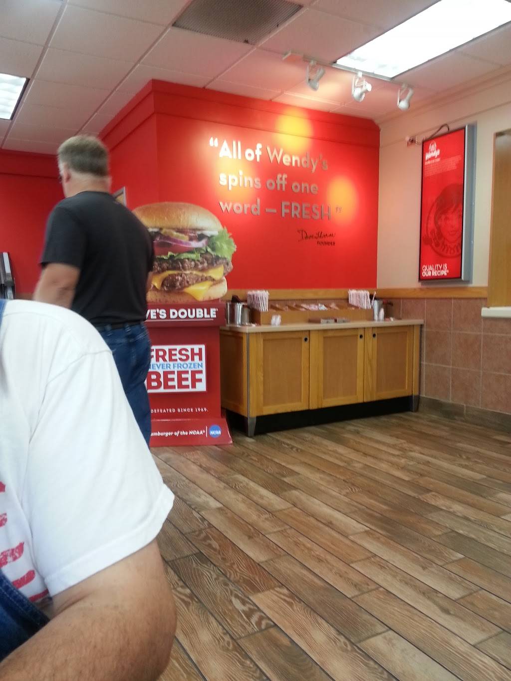 Wendys | restaurant | 7945 Gratiot Rd, Saginaw, MI 48609, USA | 9897811183 OR +1 989-781-1183