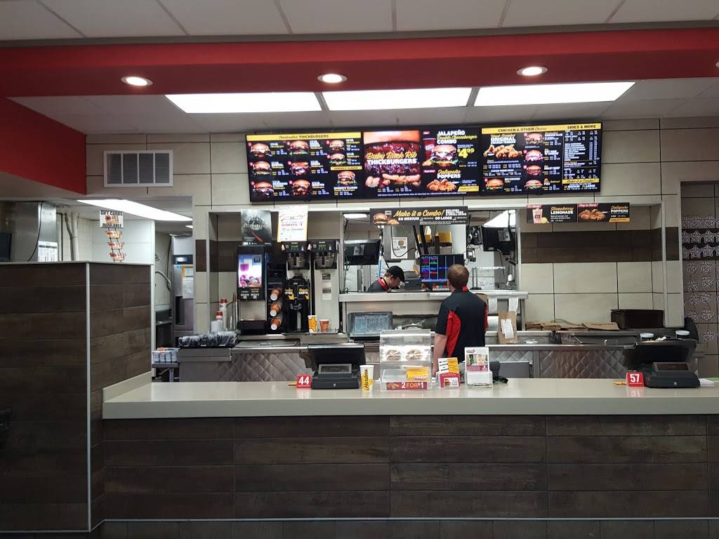 Hardees | restaurant | 96 4th Ave NW, Hutchinson, MN 55350, USA | 3205873429 OR +1 320-587-3429