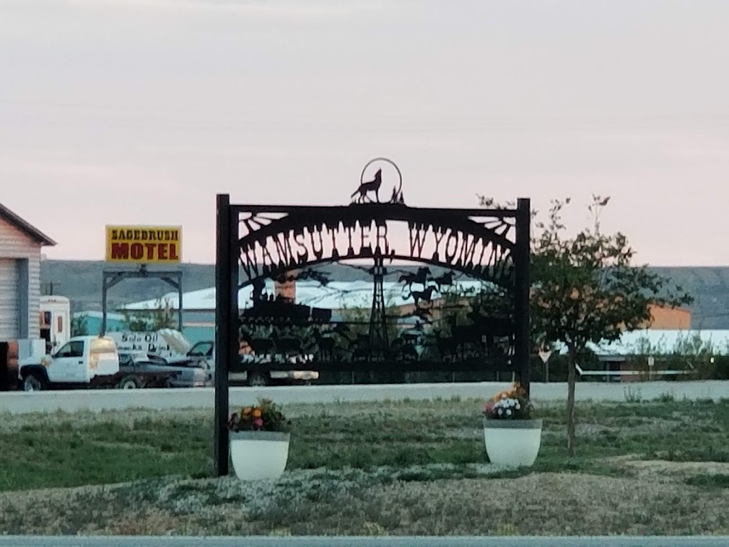 Hacienda Mendez Bar & Grill | restaurant | 399 McCormick St, Wamsutter, WY 82336, USA | 3073242040 OR +1 307-324-2040