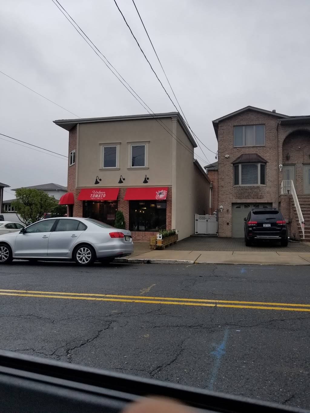 Urban Tomato | restaurant | 435 E Brinkerhoff Ave, Palisades Park, NJ 07650, USA | 2013464600 OR +1 201-346-4600