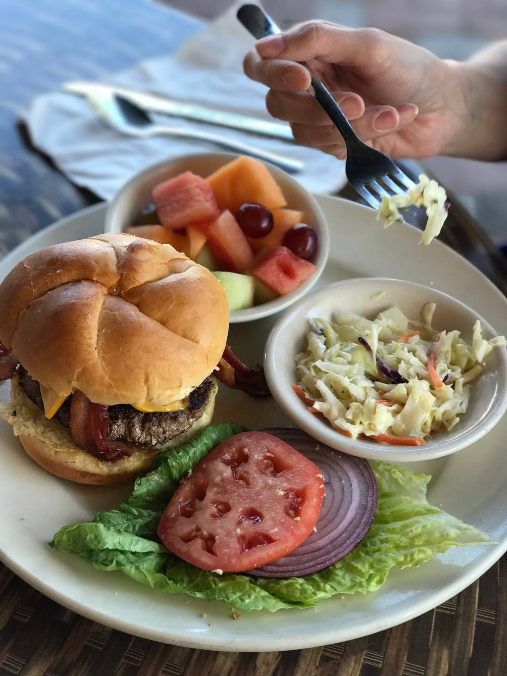 Kona Bay Cafe | cafe | 310 E Ocean Ave, Lantana, FL 33462, USA | 5614293606 OR +1 561-429-3606