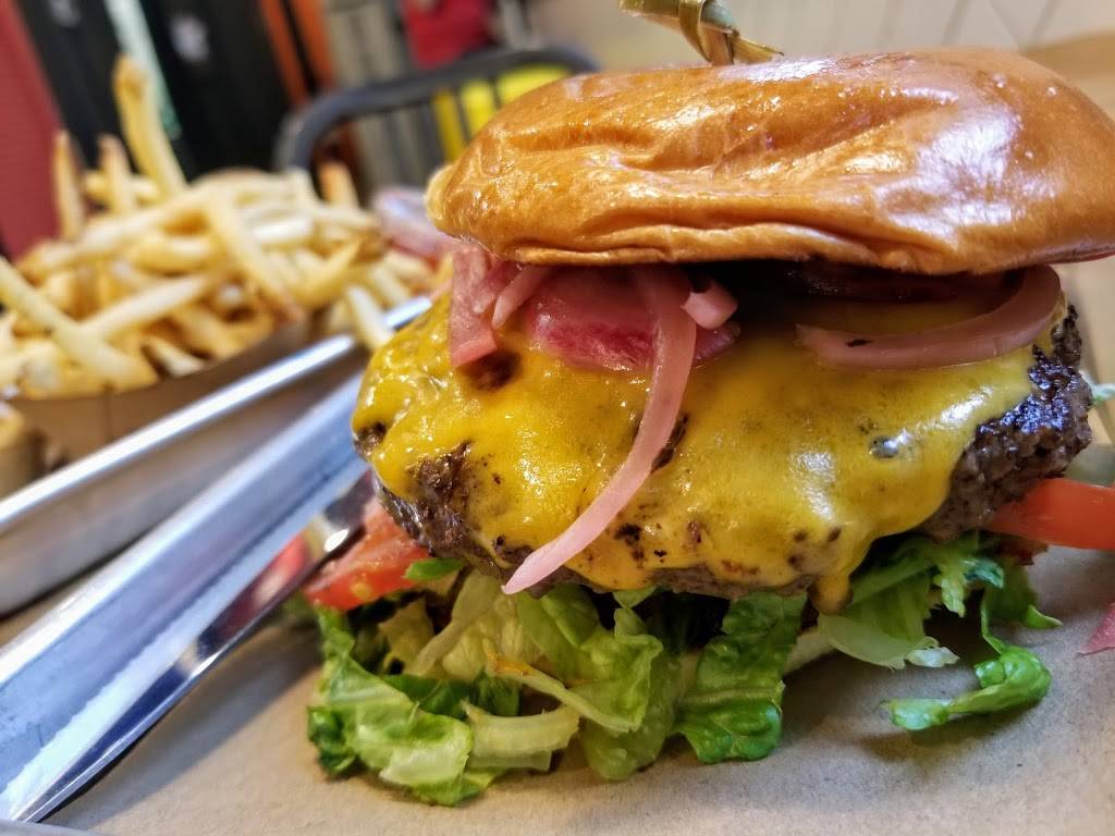 Big Buns Damn Good Burger Co | restaurant | 4251 Campbell Ave, Arlington, VA 22206, USA | 7039332867 OR +1 703-933-2867