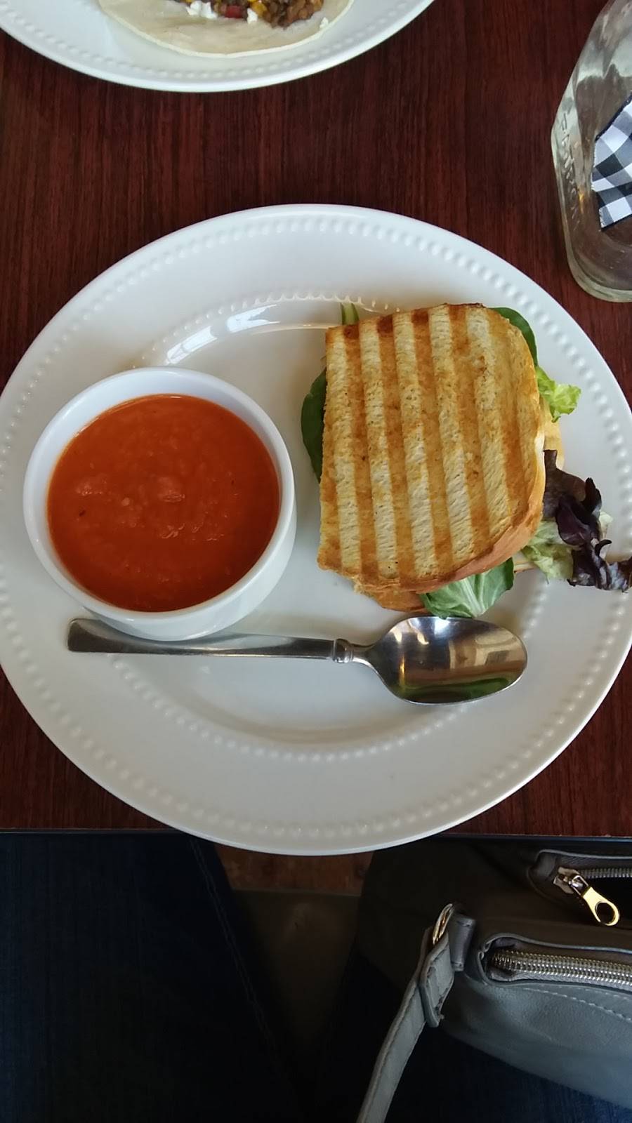 State Street Market | restaurant | 208 State St, Alton, IL 62002, USA | 6184628800 OR +1 618-462-8800