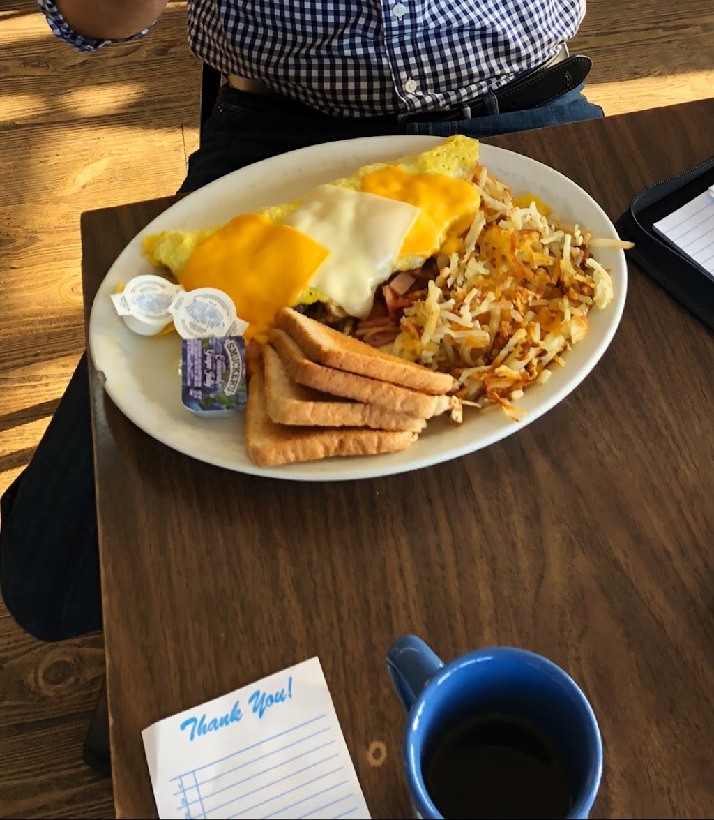 J&Bs Olde Tyme Family Restaurant | restaurant | 101 Main St, Eminence, MO 65466, USA | 5732263878 OR +1 573-226-3878