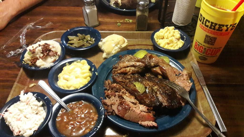 Dickeys Barbecue Pit | restaurant | 3721 N Interstate 35, Denton, TX 76210, USA | 9405665290 OR +1 940-566-5290