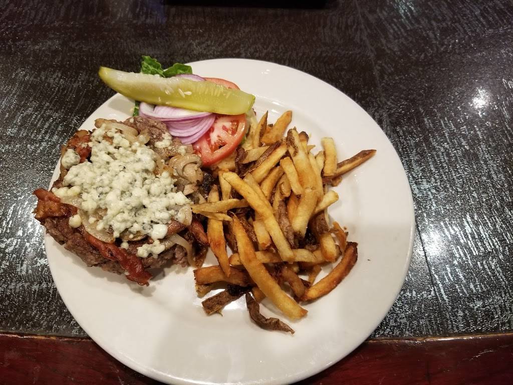 Dogtooth Sports and Music Bar | restaurant | 5310 Shirley St, Naples, FL 34109, USA | 2394317004 OR +1 239-431-7004