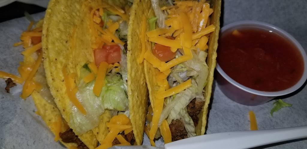 Louies Pub & Grill | restaurant | 5603 Menaul Blvd NE, Albuquerque, NM 87110, USA | 5058815333 OR +1 505-881-5333