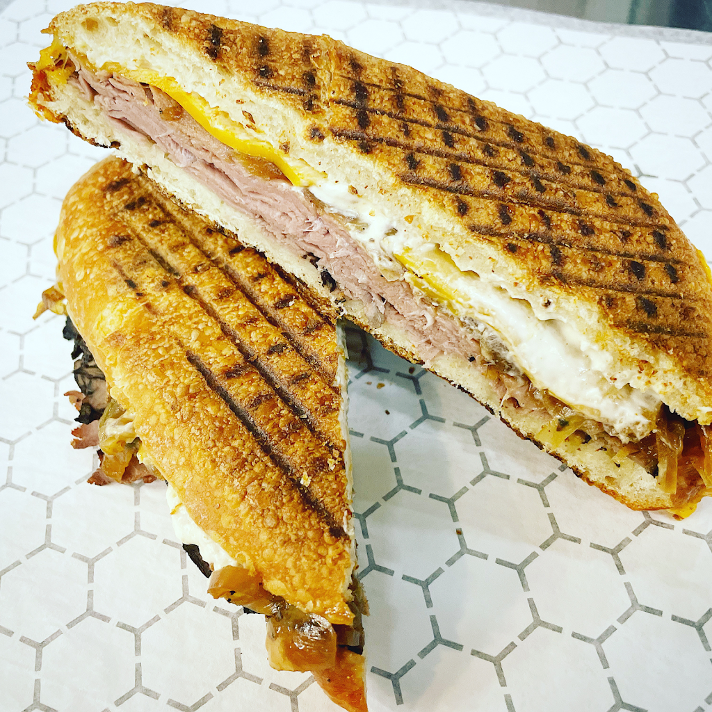 Eadies Market & Catering | restaurant | 500 Grant St #1, Pittsburgh, PA 15219, USA | 4123913993 OR +1 412-391-3993