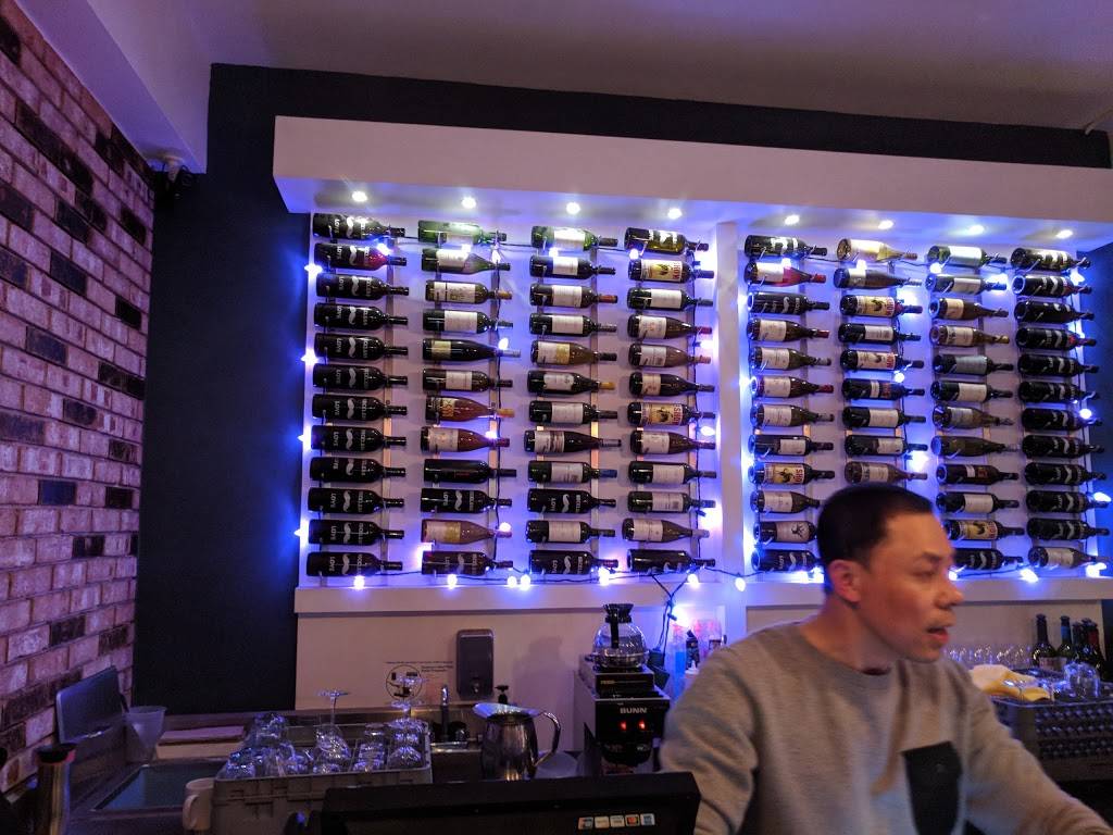 Krua Thai | restaurant | 3322, 3214 16th St, San Francisco, CA 94103, USA | 4159137886 OR +1 415-913-7886