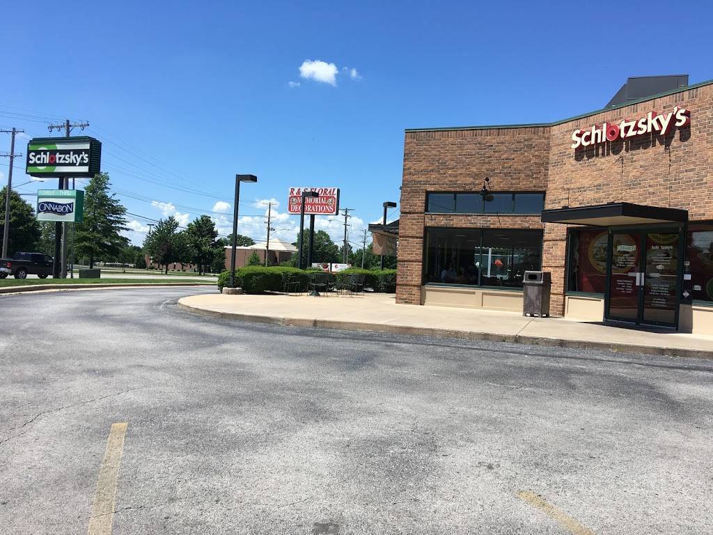 Schlotzskys | bakery | 1316 N Glenstone Ave, Springfield, MO 65802, USA | 4178688188 OR +1 417-868-8188