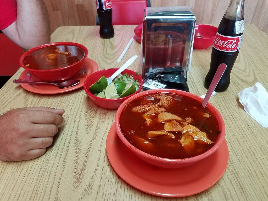 Tamalería Doña Amada | restaurant | 2112 N Green Bay Rd, Waukegan, IL 60087, USA | 2243817525 OR +1 224-381-7525