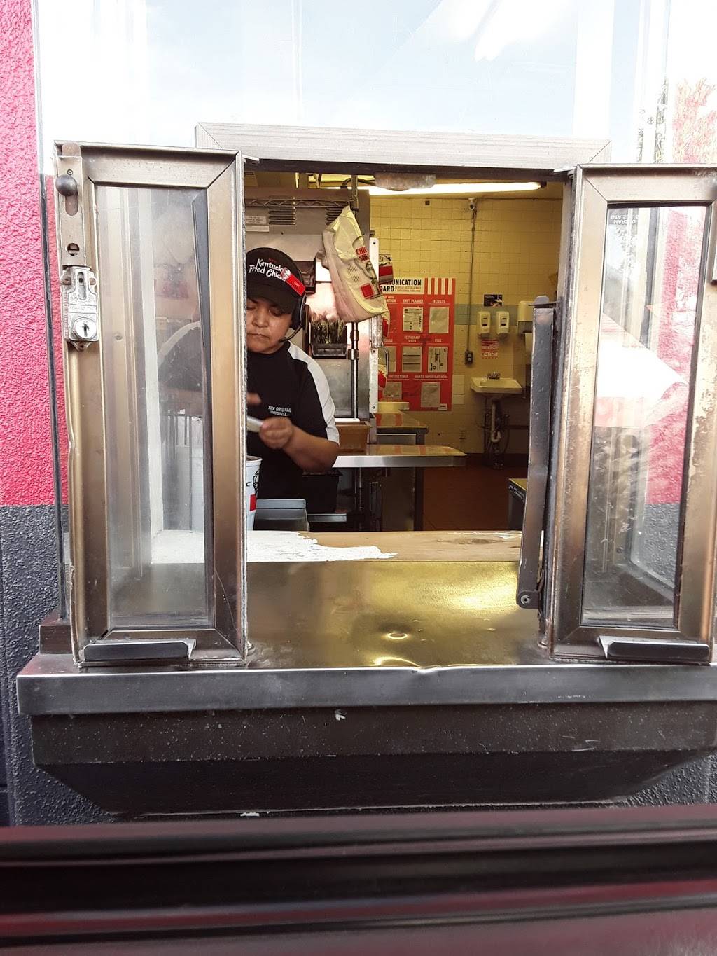 KFC | restaurant | 19091 Brookhurst St, Huntington Beach, CA 92646, USA | 7149687621 OR +1 714-968-7621