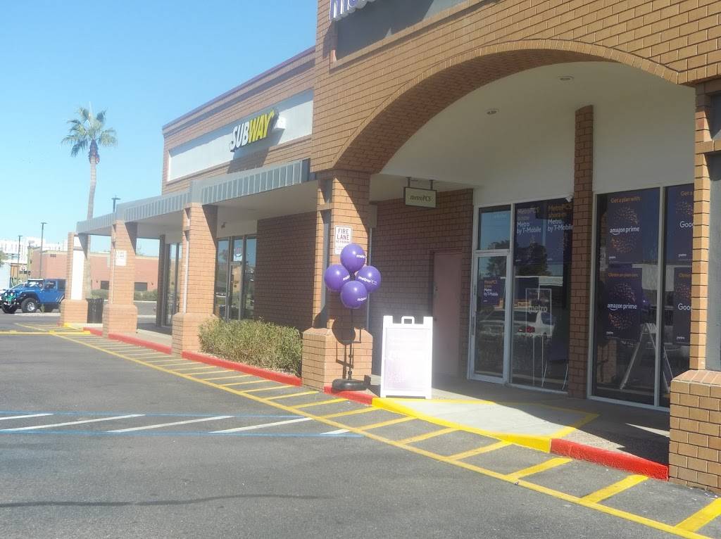 Subway Restaurants | restaurant | 3444 S 40th St, Phoenix, AZ 85040, USA | 6026016852 OR +1 602-601-6852