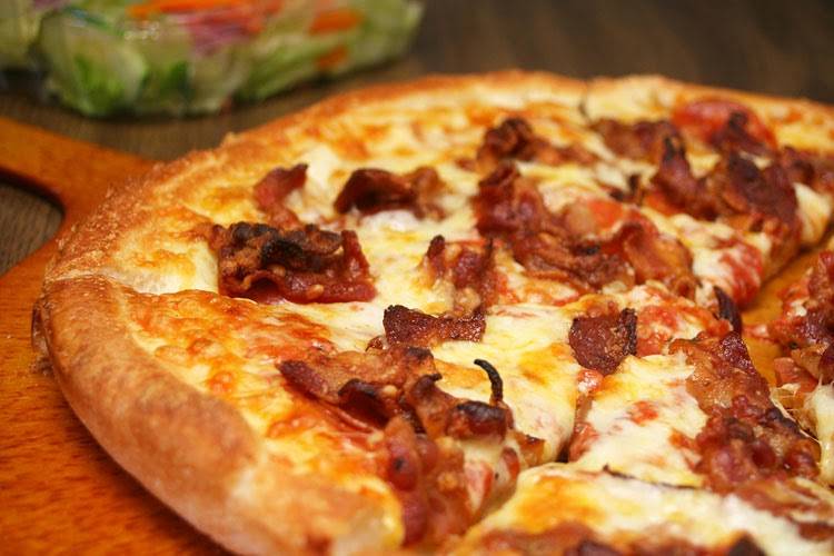 Town House Pizza & Roast Beef | meal delivery | 300 Eliot St, Ledgemer, Ashland, MA 01721, USA | 5088813010 OR +1 508-881-3010