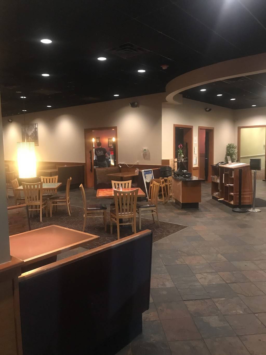 Over Under Bar & Eatery | restaurant | 3855 Hauck Rd, Sharonville, OH 45241, USA | 5138303044 OR +1 513-830-3044