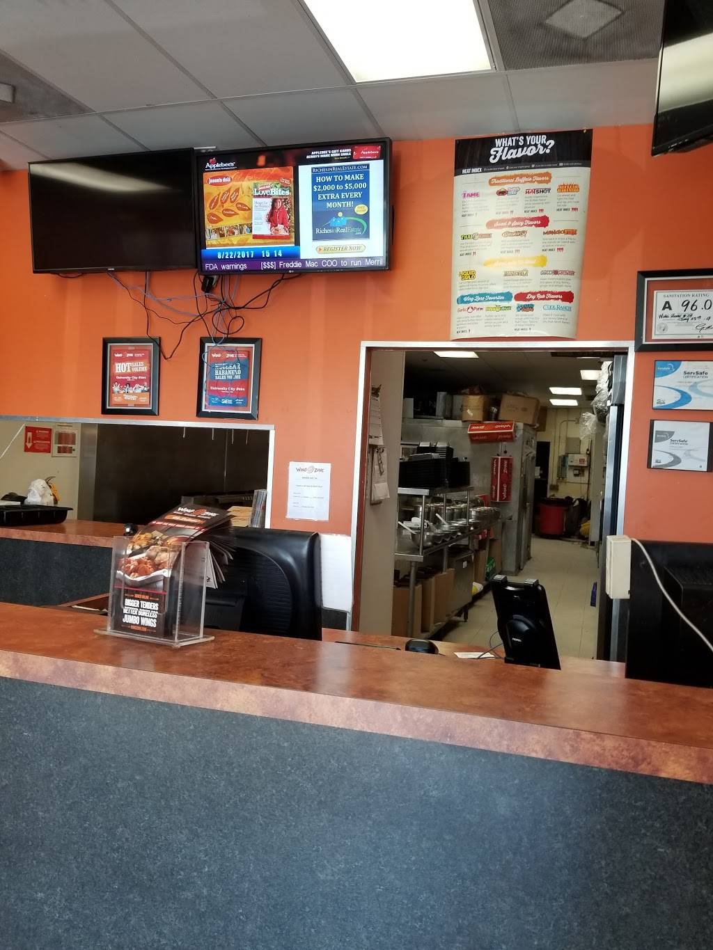 Wing Zone | restaurant | 9605 N Tryon St T, Charlotte, NC 28262, USA | 7047172445 OR +1 704-717-2445