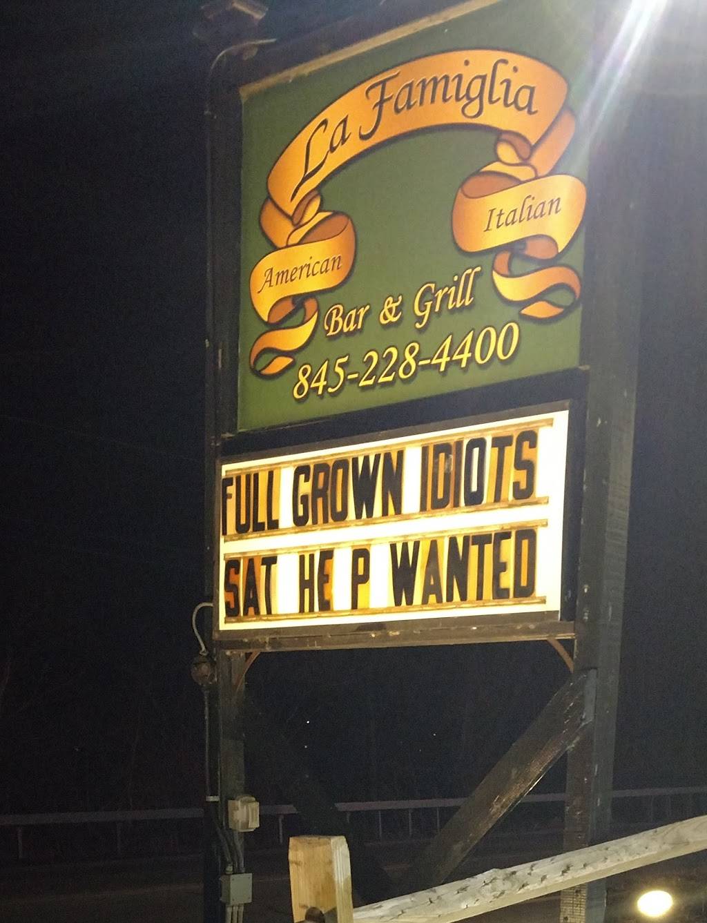 La Famiglia Bar & Grill | restaurant | 110 NY-311, Carmel Hamlet, NY 10512, USA | 8452284000 OR +1 845-228-4000